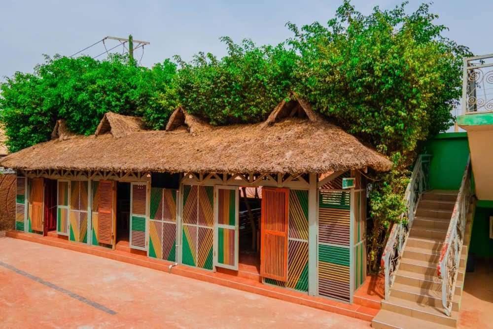Dc Ambassadors Hotel Dawhwenya Buitenkant foto