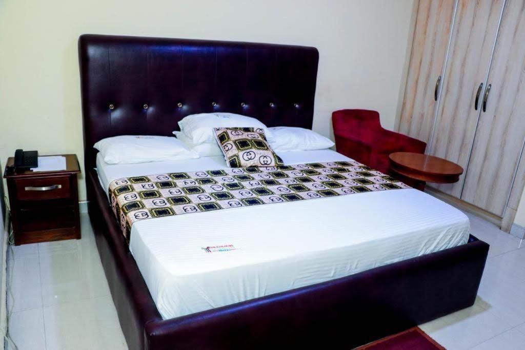 Dc Ambassadors Hotel Dawhwenya Buitenkant foto